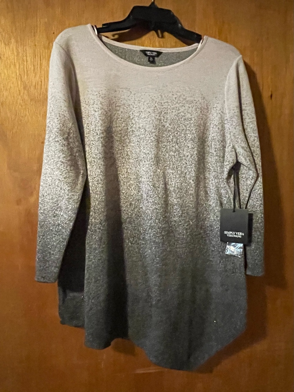 Simply Vera Wang Women’s XL Pullover Blouse Sweater. Gray Ombré. New With Tags